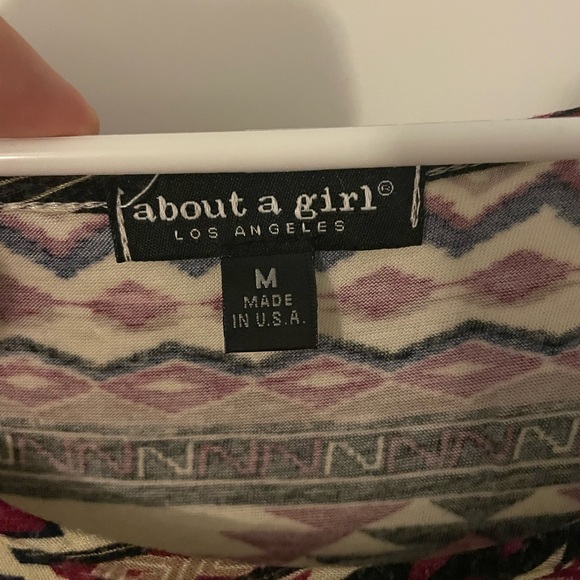 Womens Crop TShirt with Pattern. Size M - Picture 3 of 3